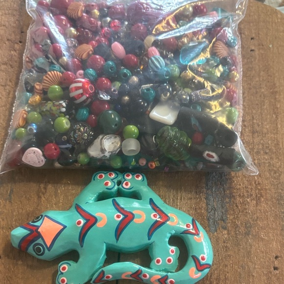 unbranded Other - Vibrant Teal Lizard  with Bag Beads